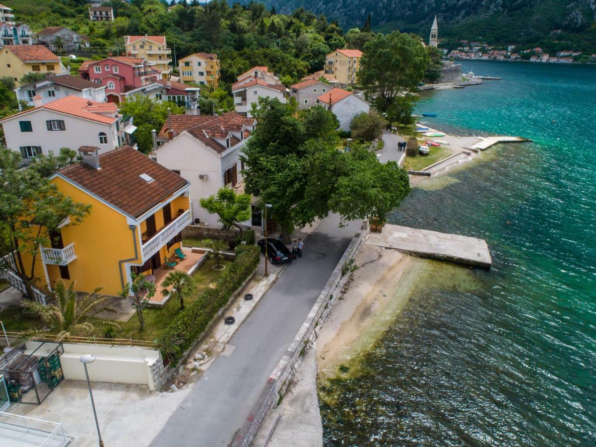 Apartments Beachfront Kotor Eksteriør bilde