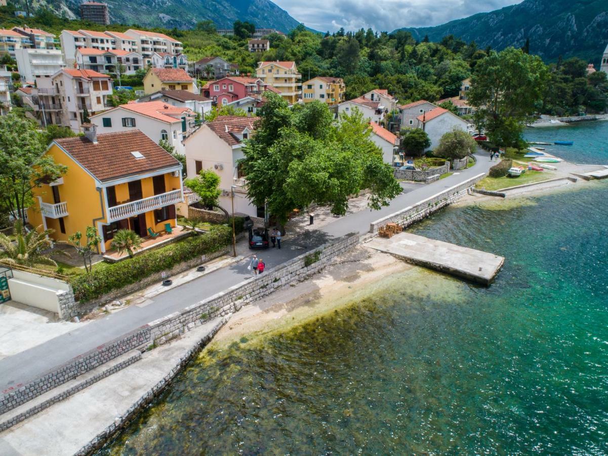 Apartments Beachfront Kotor Eksteriør bilde